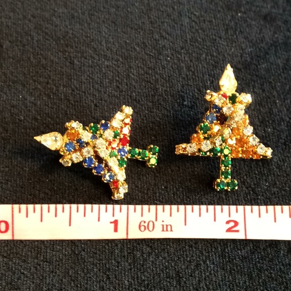 Vintage New Christmas Tree Earrings - Picture 3 of 4